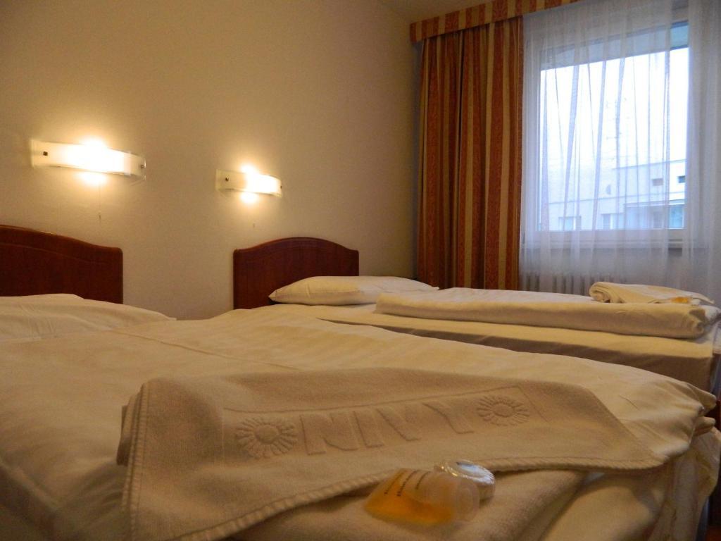 Hotel Nivy Bratislava Ngoại thất bức ảnh