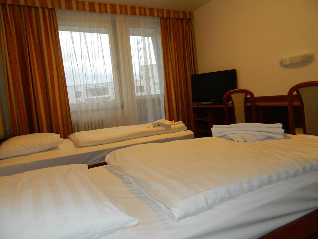 Hotel Nivy Bratislava Ngoại thất bức ảnh