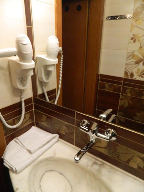 Hotel Nivy Bratislava Ngoại thất bức ảnh