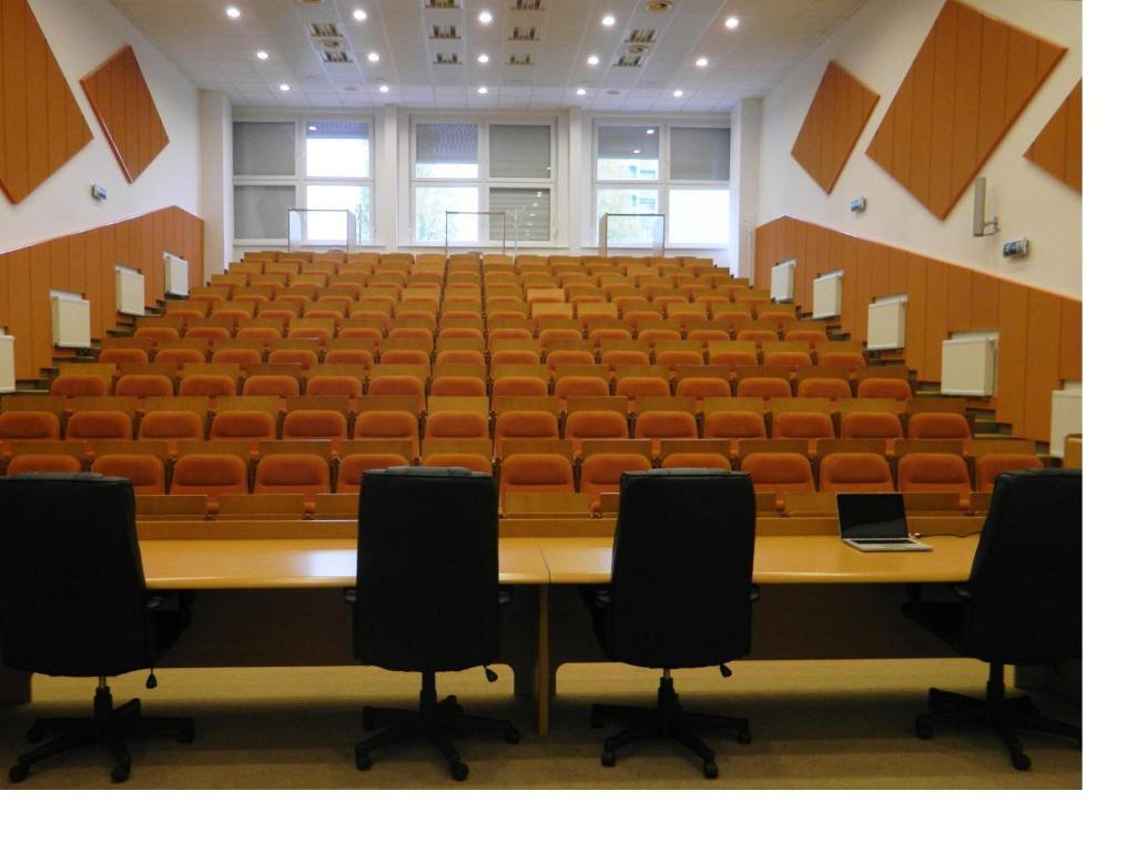 Hotel Nivy Bratislava Ngoại thất bức ảnh