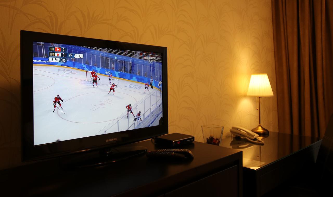 Hotel Nivy Bratislava Ngoại thất bức ảnh